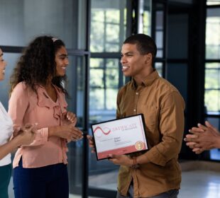 69% planejam cursos rápidos para se manter competitivos em 2026