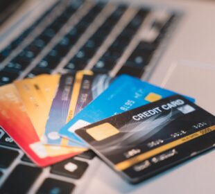 Busca por crédito cai em fevereiro com alta inadimplência