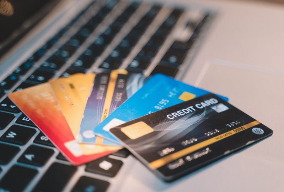 Busca por crédito cai em fevereiro com alta inadimplência