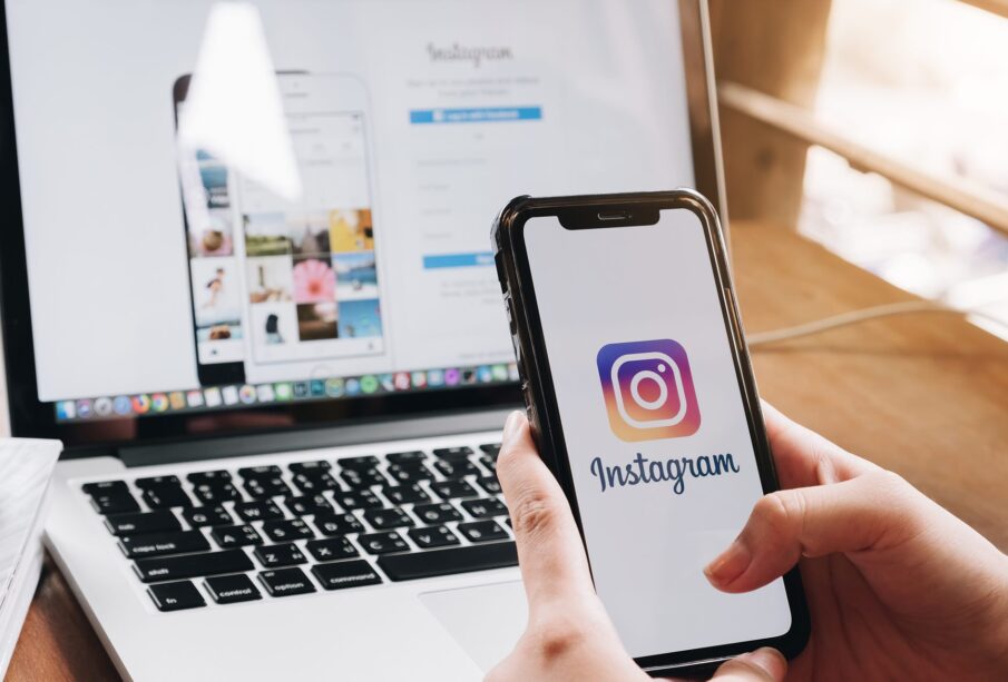 Metade dos consumidores compra direto das redes sociais