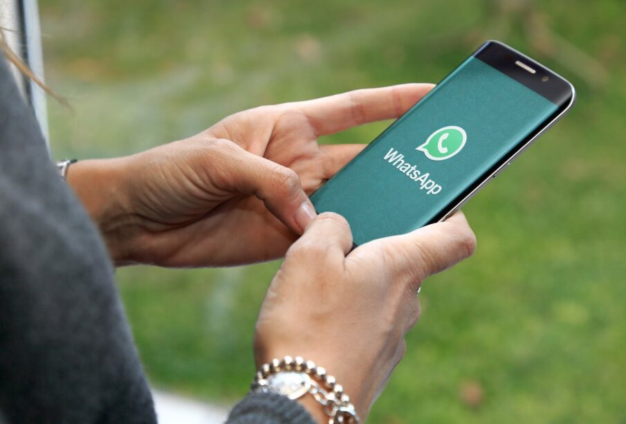 E-mail ou WhatsApp? Use os dois, diz especialista