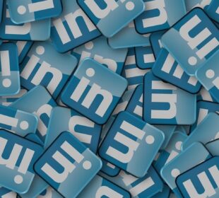 50% dos profissionais pretendem mudar de emprego em 2026, aponta