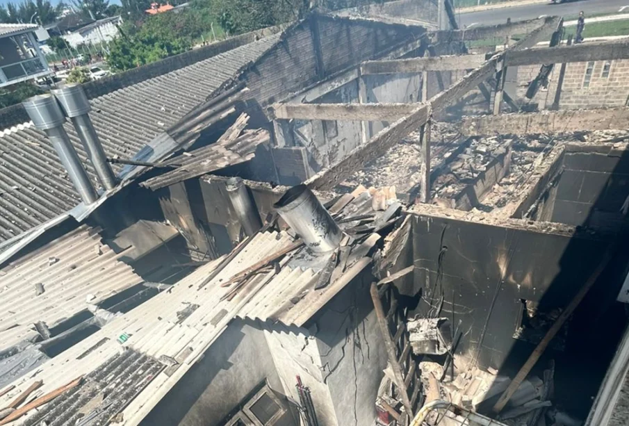 Avião cai em restaurante de Capão da Canoa; vizinha fala em livramento