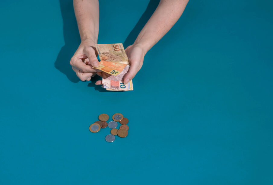 45% dos brasileiros buscam renda alternativa, aponta Datafolha