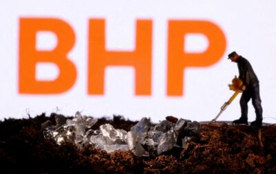 China suspende proibições de minério de ferro da BHP após visita de executivo