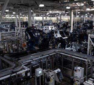 Pentágono aciona GM e Ford para ampliar produção de armas