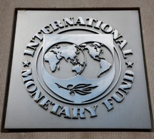 FMI eleva previsão de crescimento do Brasil para 1,9% em 2026