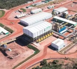 Empréstimo DFC a mineradora brasileira garante fornecimento de terras raras