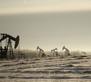 Queda do petróleo: WTI perde mais de 7% com negociações EUA-Irã