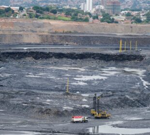 Acordo de minerais raros entre Goiás e EUA expõe fragilidade diplomática