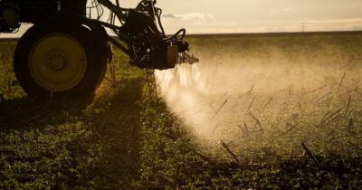 Guerra no Oriente Médio ameaça fertilizantes e preço de alimentos