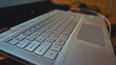 Reaproveitar notebook antigo: ideias para empresas economizarem