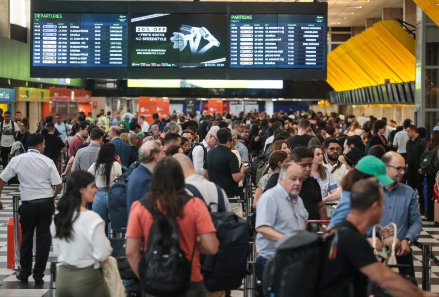 Aumento passagens aéreas 2024: alta do querosene pode elevar preços até 20%