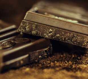 Como escolher chocolate verdadeiro para ovos de Páscoa