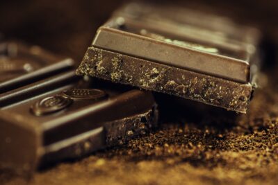 Como escolher chocolate verdadeiro para ovos de Páscoa