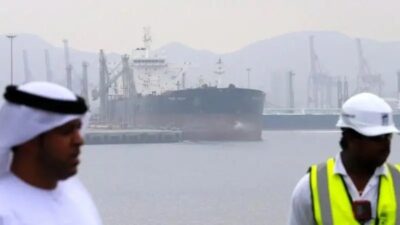 Petróleo Brent ultrapassa US$ 125 após Trump manter bloqueio em Ormuz