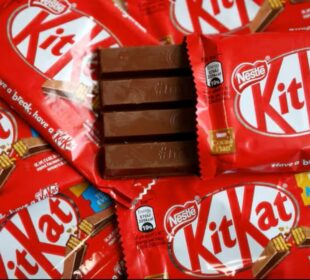 KitKat lança rastreador de chocolate após roubo de 12 toneladas