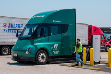 Caminhão elétrico Tesla Semi pode revolucionar indústria