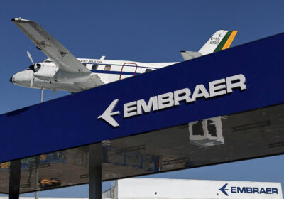 Embraer lucro ajustado 1T26 cai 51,5% para R$ 145,4 mi