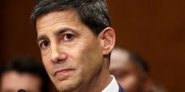 Senado dos EUA aprova Kevin Warsh como presidente do Fed