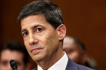 Senado dos EUA aprova Kevin Warsh como presidente do Fed