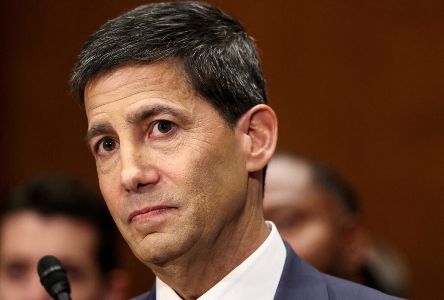 Senado dos EUA aprova Kevin Warsh como presidente do Fed