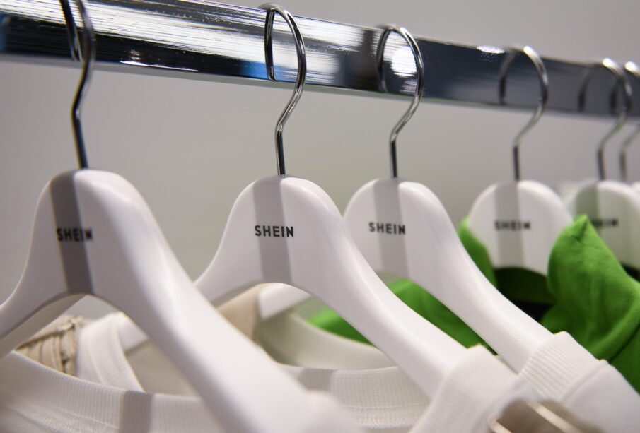 Shein compra Everlane por US$ 100 milhões