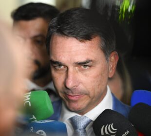 Primeiro teste eleitoral coloca favoritismo do real em xeque