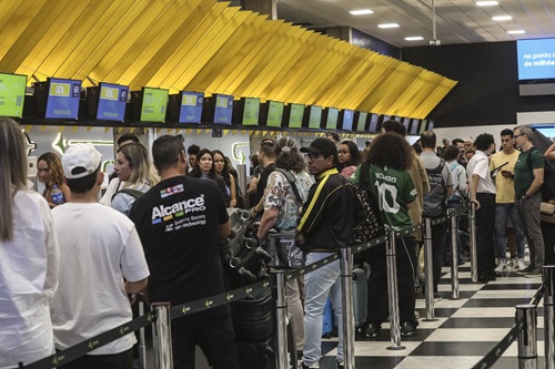 Setor de serviços recua 1,2% em março, bem abaixo do esperado
