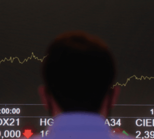 Ibovespa sobe 1,77% impulsionado por alívio geopolítico e agenda externa