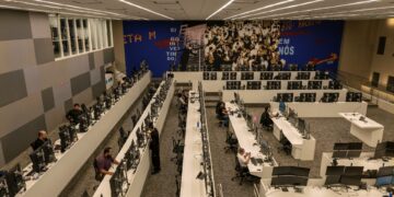 Ibovespa Futuro hoje cai com Petrobras e IPCA no radar