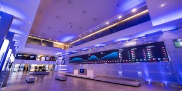 Ibovespa Futuro hoje cai mais de 1% com política em foco