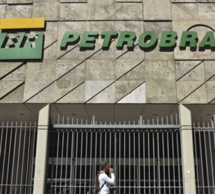 Petrobras quer desenvolver campo Aram no pré-sal de Santos