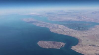 Guerra no Irã ameaça cabos submarinos no Estreito de Ormuz