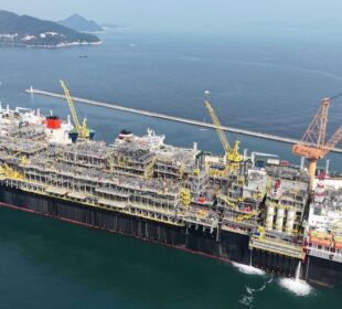 Petrobras antecipa produção da plataforma P-79 em Búzios