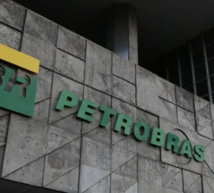 Petrobras compra embarcações offshore por R$ 11 bilhões