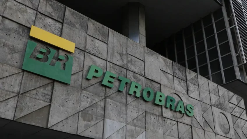 Petrobras compra embarcações offshore por R$ 11 bilhões