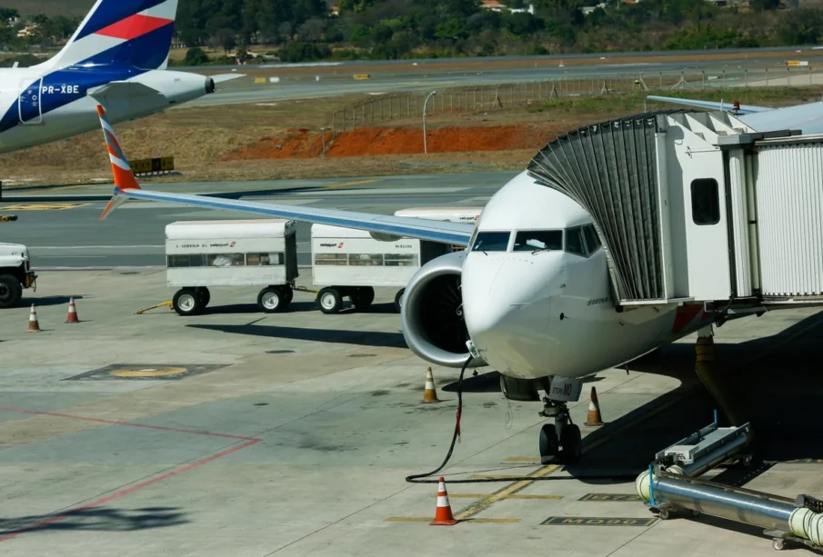 Reforma tributária no setor aéreo divide empresas