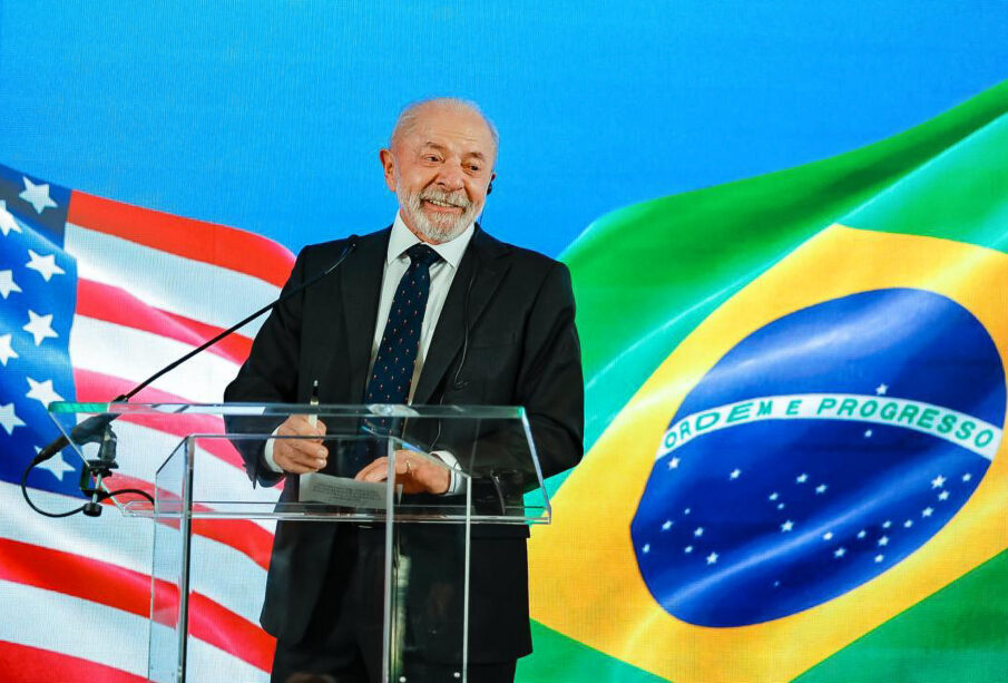 Black Rock aposta Lula: analista prevê reeleição