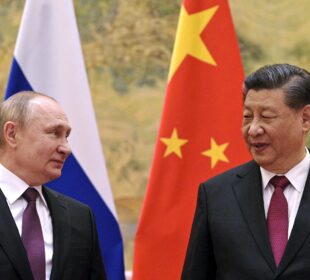 Putin chega à China mais dependente de Xi em comércio e tecnologia