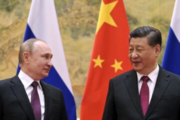 Putin chega à China mais dependente de Xi em comércio e tecnologia