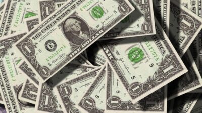 Dívida dos EUA supera tamanho da economia e acende alerta