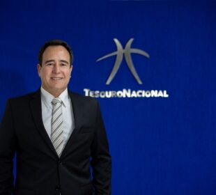 Tesouro Reserva não concorre com bancos, diz secretário