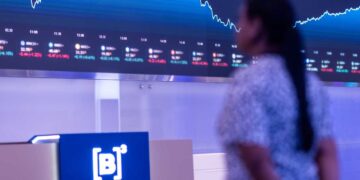 Petrobras PETR4 tomba com petróleo; IBC-Br e Focus no radar