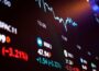 Ibovespa cai 1% com Oriente Médio no radar; dólar recua