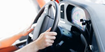 Projeto prevê carro de até R$ 90 mil com 6 meses sem pagamento para motoristas de app e MEIs