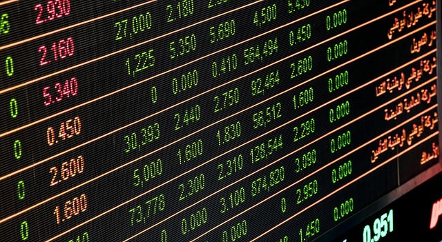 Investidores estrangeiros saem do país e bolsa tem pior mês desde 2023