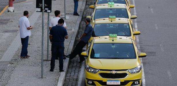 Governo define regras de programa para motoristas de app e taxistas