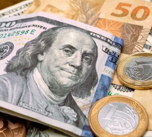 Dólar e juros disparam após payroll forte; Ibovespa cai
