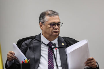 Dino reforça que CVM deve ficar com recursos arrecadados